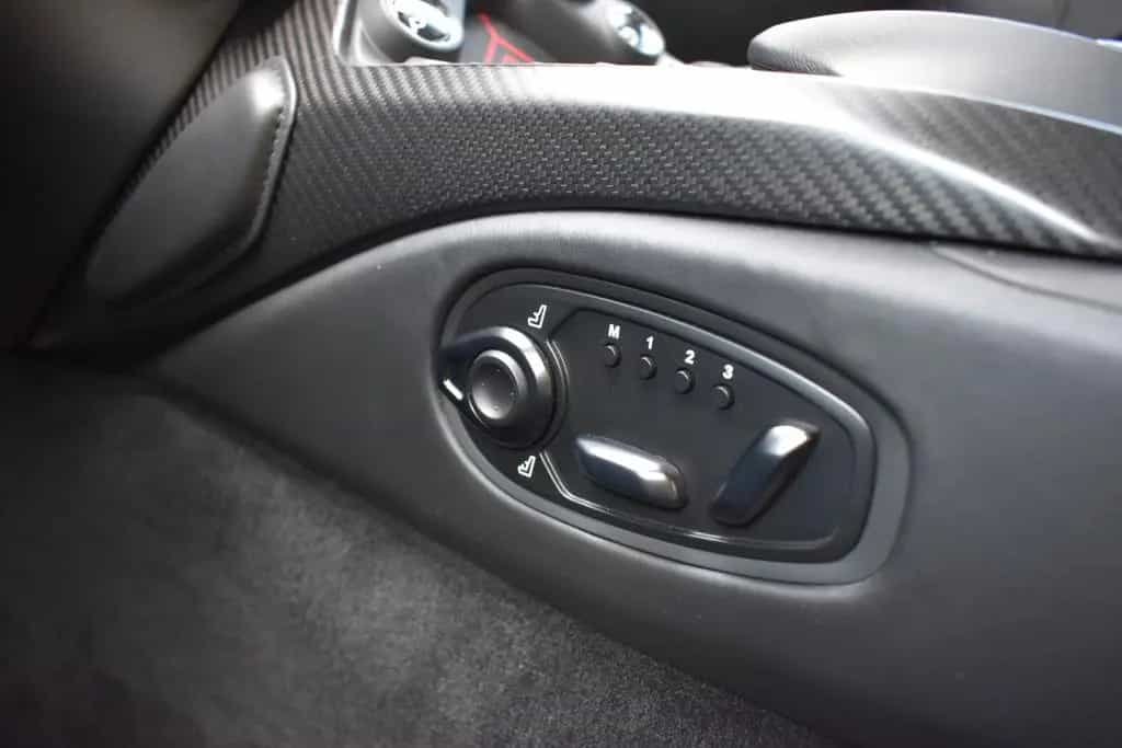 Aston Martin V8 Vantage 4.0 V8 -007 JAMES BOND LIMITED EDITIO 06/2021-photo-18