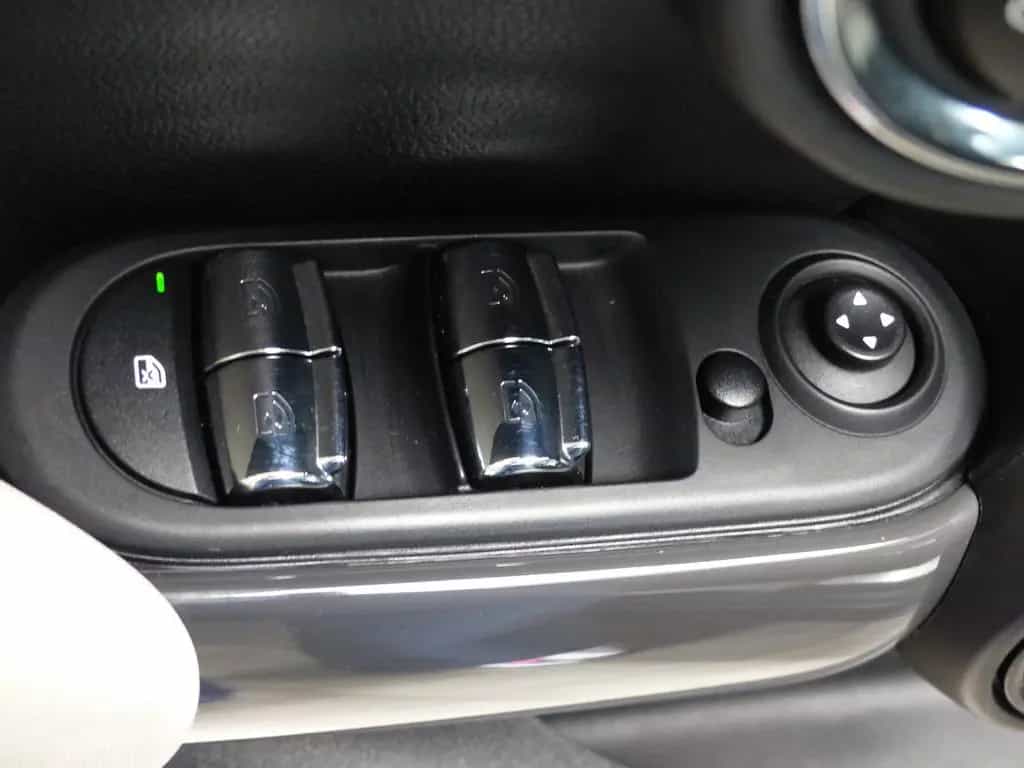 MINI Cooper C hili LED+Glas-SHD+Klimaautom.+PDC+Shzg 09/2017-photo-25