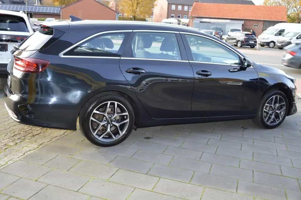 Kia Ceed Sportswagon Spirit SHZ / Kamera / CarPlay 02/2022-photo-2
