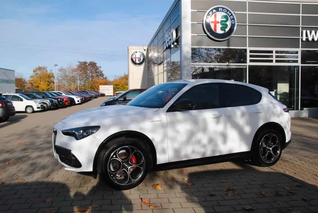 Alfa Romeo Stelvio Veloce Q4 elektr. AHK, Premium-Paket 05/2023-photo-1