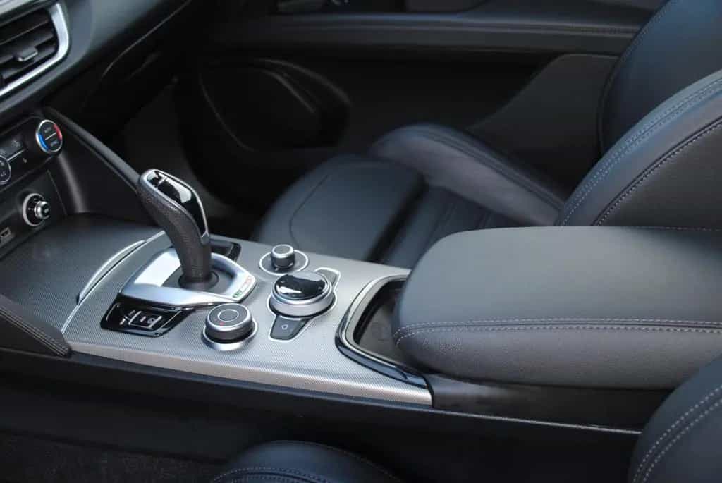 Alfa Romeo Stelvio Veloce Q4 elektr. AHK, Premium-Paket 05/2023-photo-17