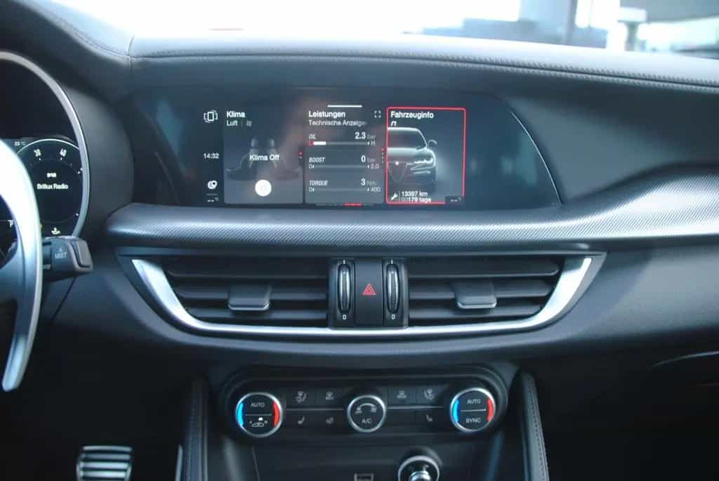 Alfa Romeo Stelvio Veloce Q4 elektr. AHK, Premium-Paket 05/2023-photo-19