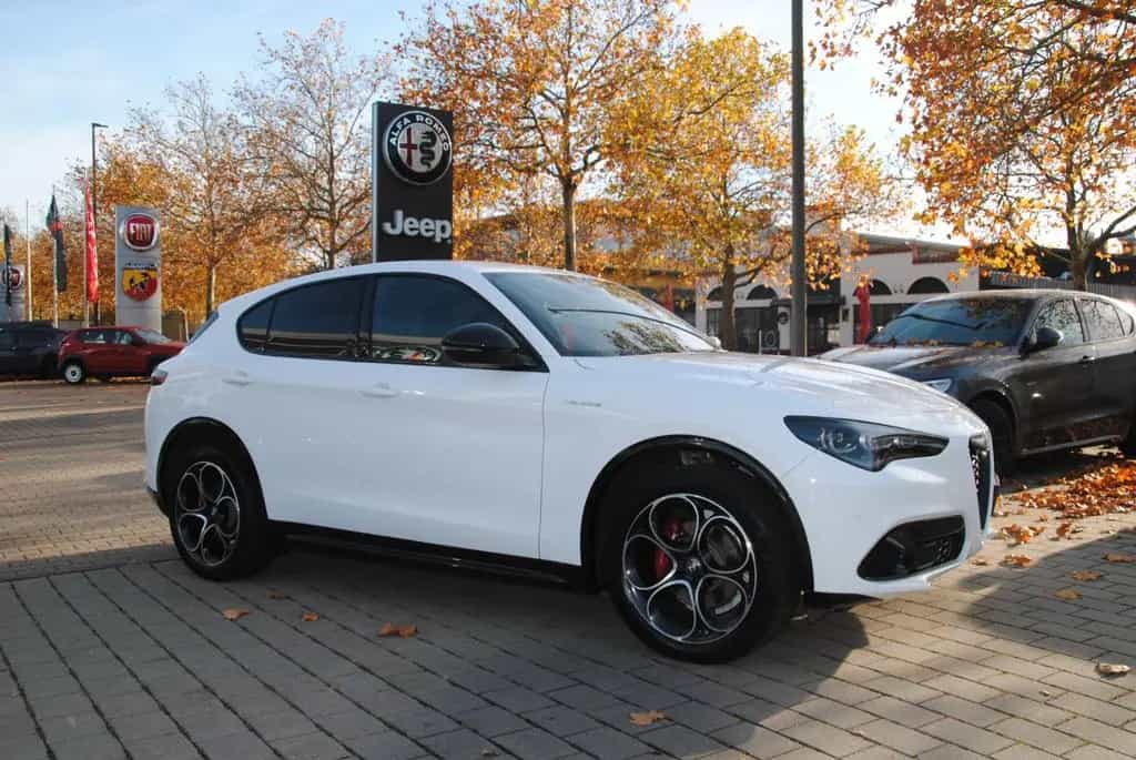Alfa Romeo Stelvio Veloce Q4 elektr. AHK, Premium-Paket 05/2023-photo-2