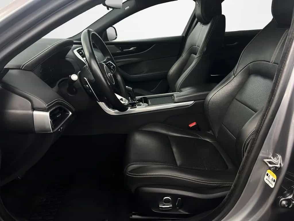 Jaguar XE D200 R-DYNAMIC BLACK AWD/Keyless/HeadUp 03/2022-photo-10