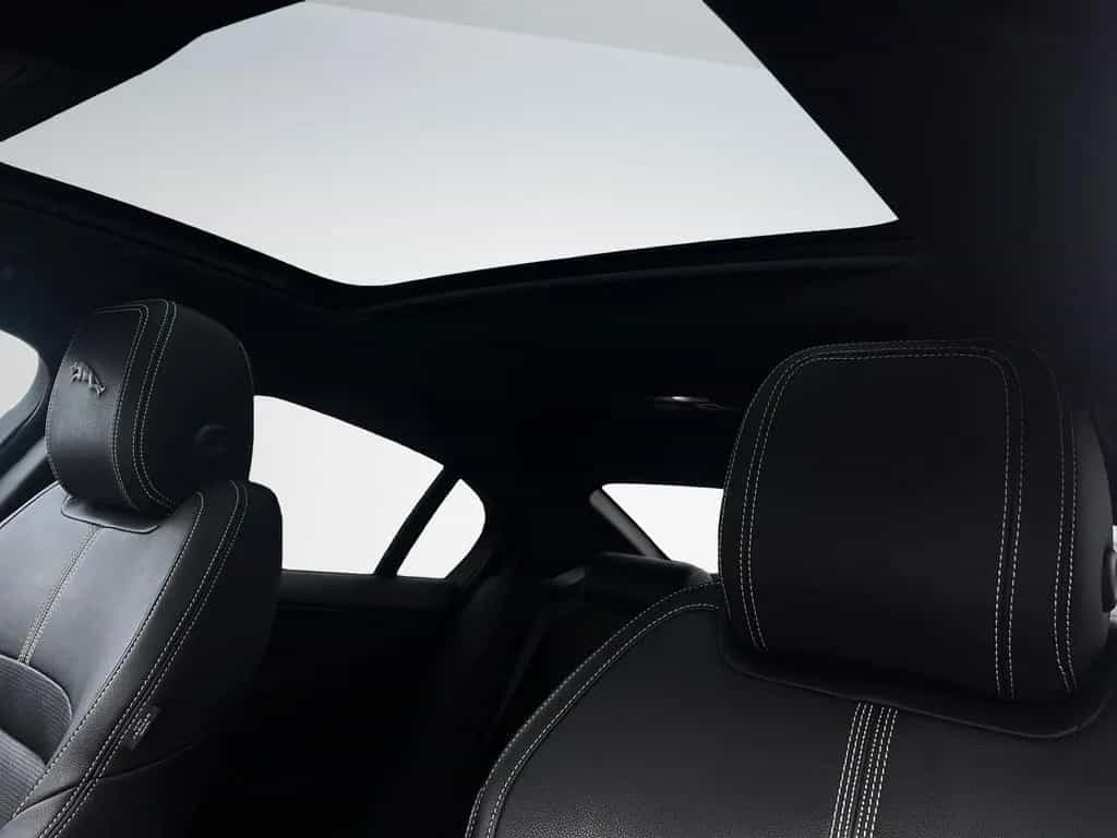 Jaguar XE D200 R-DYNAMIC BLACK AWD/Keyless/HeadUp 03/2022-photo-11