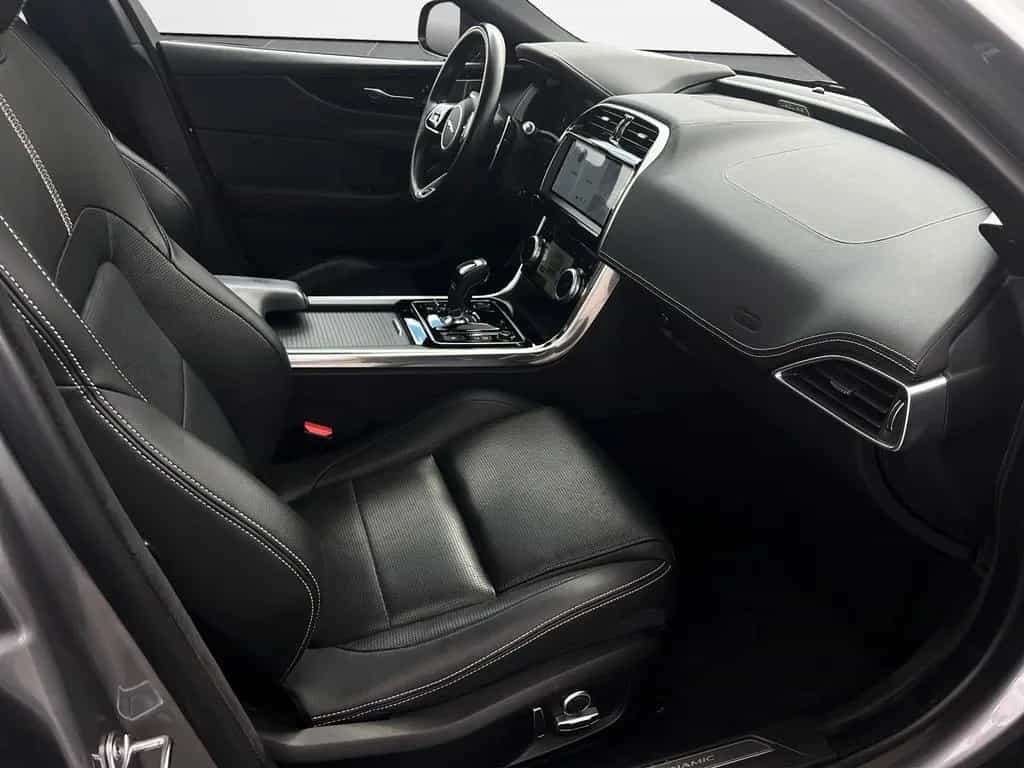 Jaguar XE D200 R-DYNAMIC BLACK AWD/Keyless/HeadUp 03/2022-photo-12