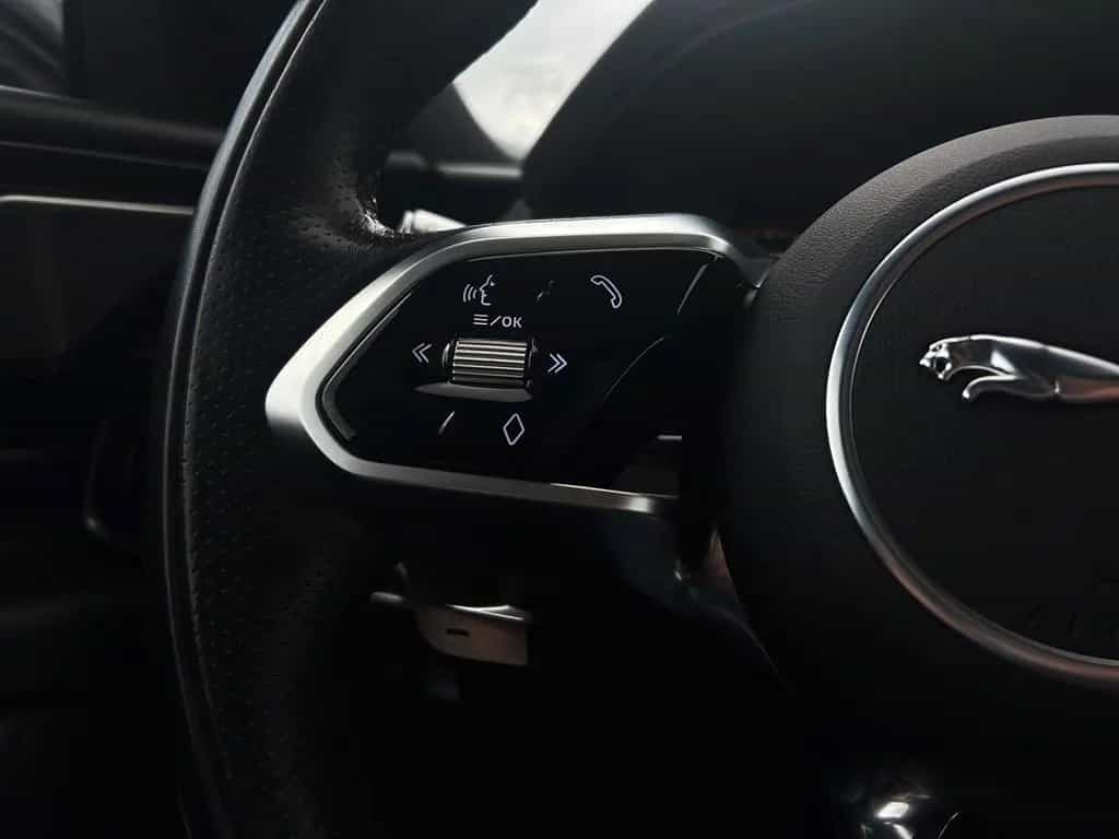 Jaguar XE D200 R-DYNAMIC BLACK AWD/Keyless/HeadUp 03/2022-photo-17