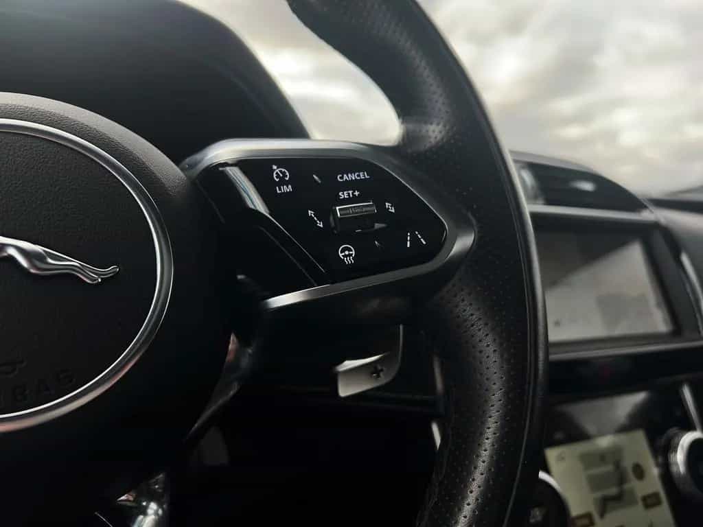 Jaguar XE D200 R-DYNAMIC BLACK AWD/Keyless/HeadUp 03/2022-photo-18
