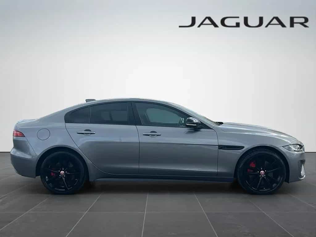 Jaguar XE D200 R-DYNAMIC BLACK AWD/Keyless/HeadUp 03/2022-photo-3