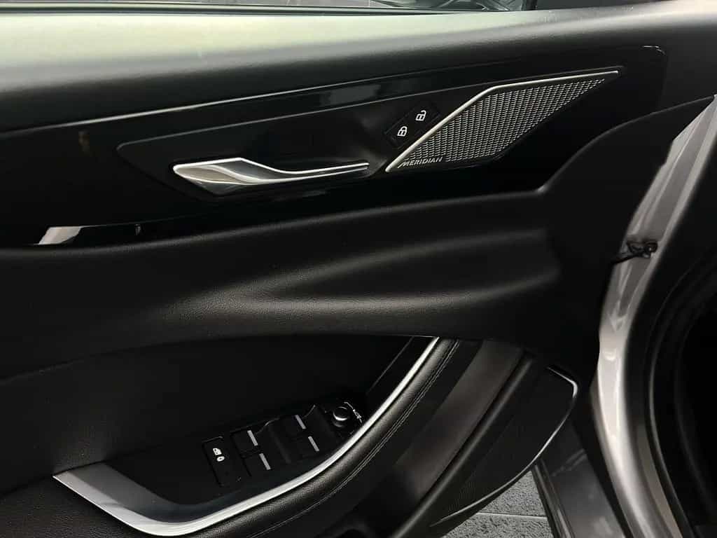 Jaguar XE D200 R-DYNAMIC BLACK AWD/Keyless/HeadUp 03/2022-photo-8