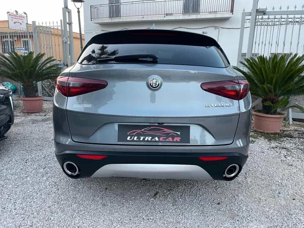 Alfa Romeo Stelvio 2.2 Turbodiesel 160 CV Busine 10/2021-photo-4