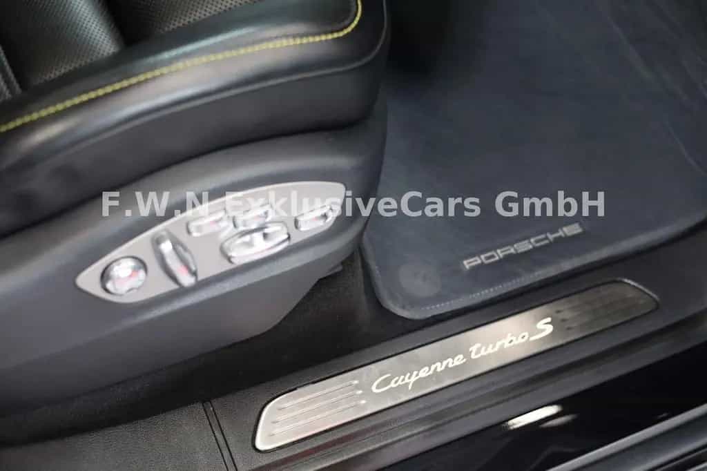Porsche Cayenne Turbo S*TV*ACC*Pano*Matix*Burmester 11/2016-photo-23