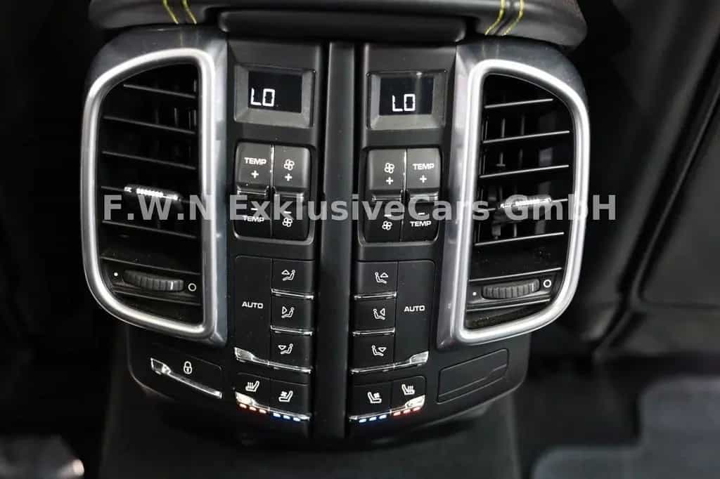 Porsche Cayenne Turbo S*TV*ACC*Pano*Matix*Burmester 11/2016-photo-29