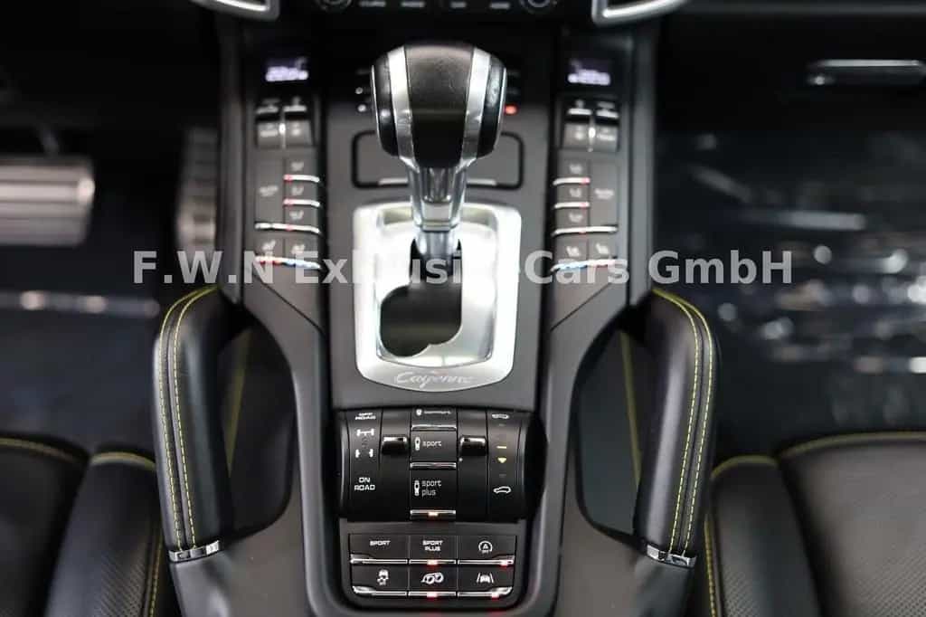 Porsche Cayenne Turbo S*TV*ACC*Pano*Matix*Burmester 11/2016-photo-31
