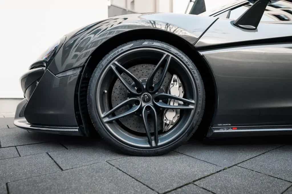 McLaren 570S //LIFT//B&W//CARBON//STEALTH-PACK//LUX-PACK 08/2016-photo-14