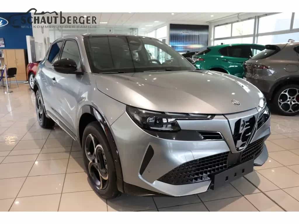 Alfa Romeo Junior Ibrida 1.2 VGT 48V-Hybrid Intensa El. Pan 02/2026-photo-0