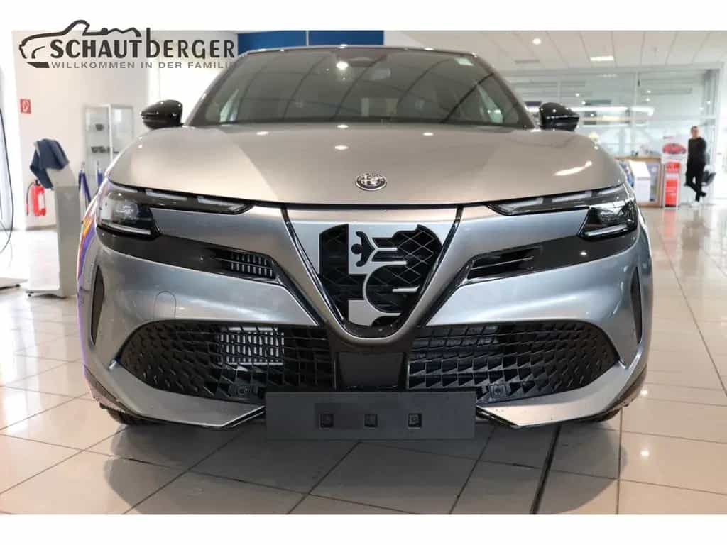 Alfa Romeo Junior Ibrida 1.2 VGT 48V-Hybrid Intensa El. Pan 02/2026-photo-1