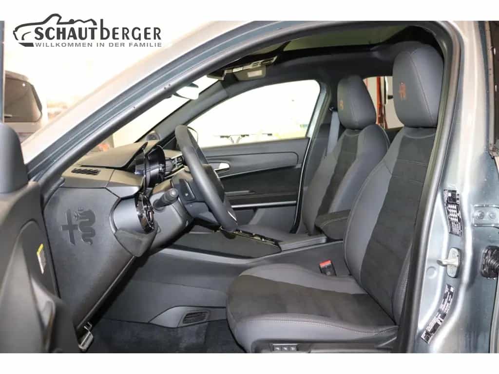 Alfa Romeo Junior Ibrida 1.2 VGT 48V-Hybrid Intensa El. Pan 02/2026-photo-11