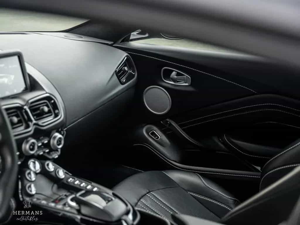 Aston Martin V8 Vantage 4.0 / Memory / kamera / Dealer / Cool 05/2021-photo-19