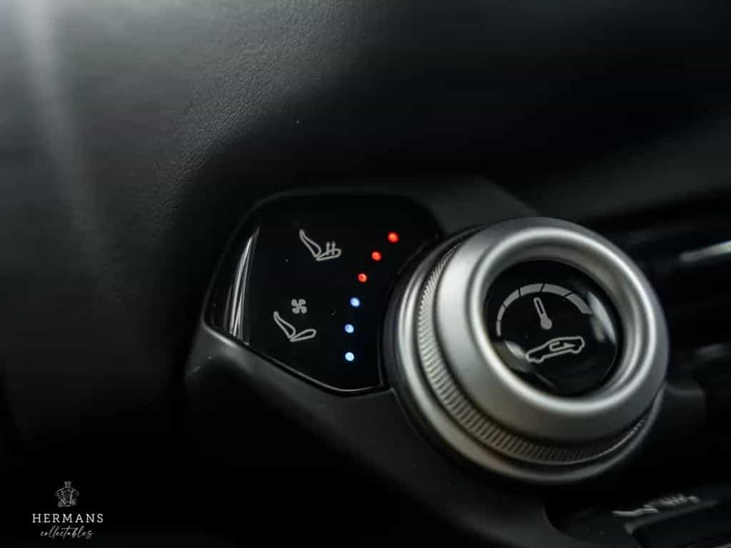 Aston Martin V8 Vantage 4.0 / Memory / kamera / Dealer / Cool 05/2021-photo-22