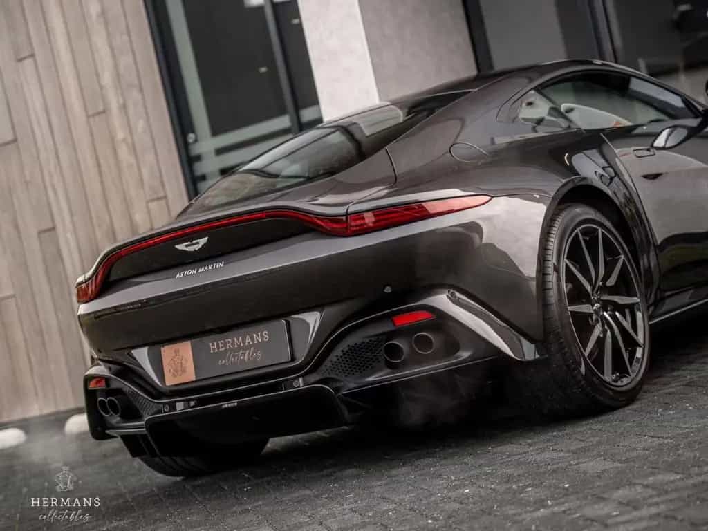 Aston Martin V8 Vantage 4.0 / Memory / kamera / Dealer / Cool 05/2021-photo-8