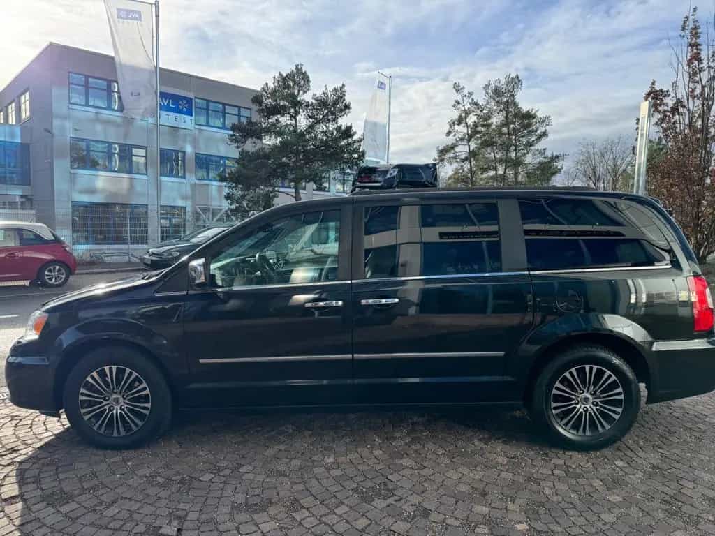 Lancia Voyager S 2.8 CRD 130 KW,DVD El.Schiebetür Xen 11/2015-photo-1