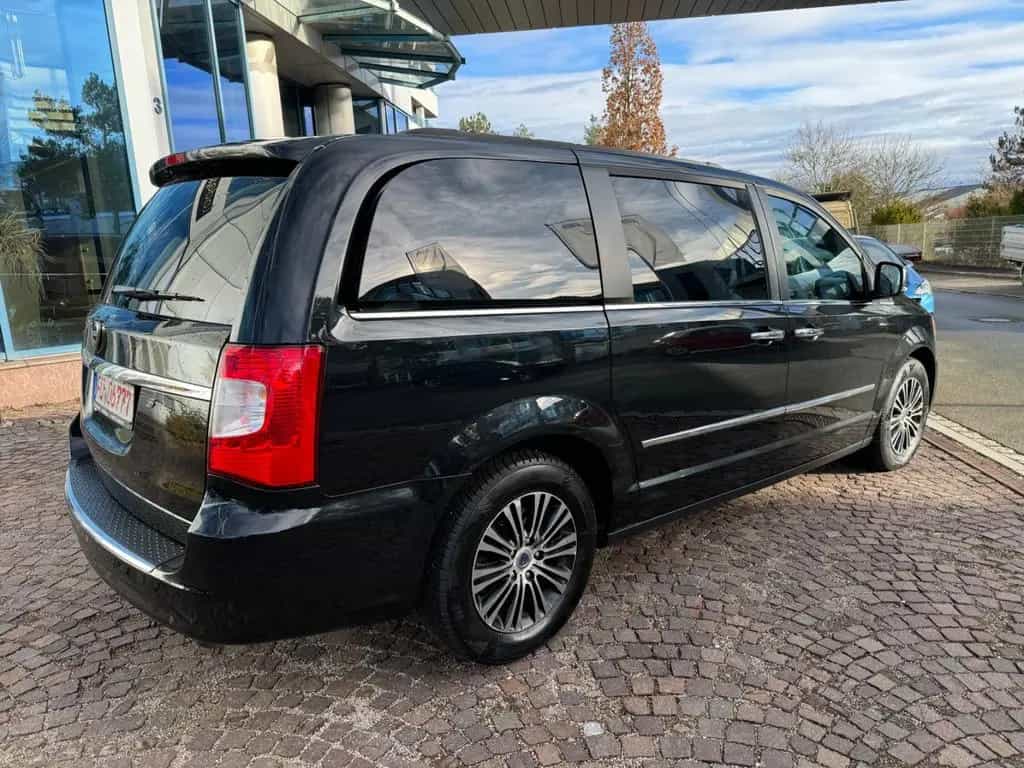 Lancia Voyager S 2.8 CRD 130 KW,DVD El.Schiebetür Xen 11/2015-photo-3