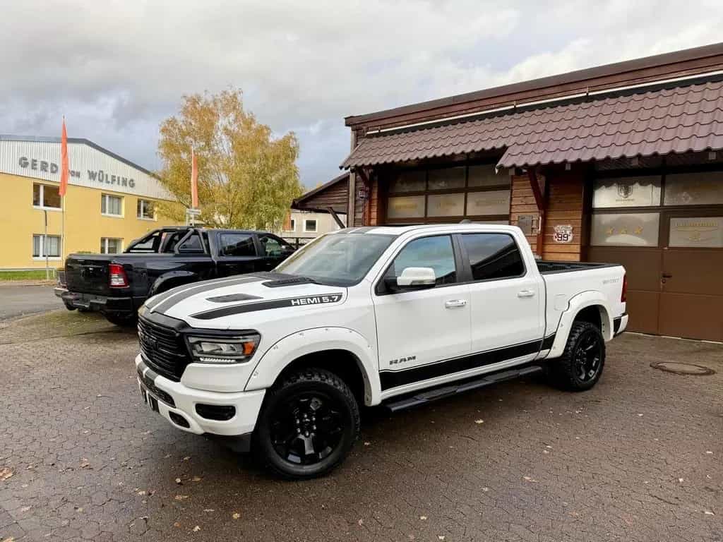 Dodge RAM LARAMI*SPORT*12"RADIO*PANO*OFFROAD*BÜGEL*GARANTI 12/2020-photo-0