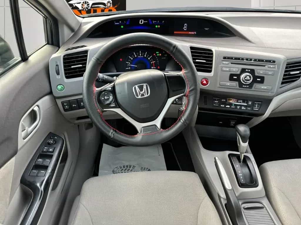 Honda Civic Comfort  1,8 Ltr.-104 kW i-VTEC KAT Limo 04/2013-photo-12