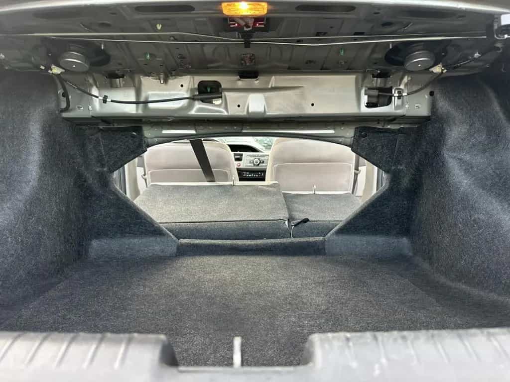 Honda Civic Comfort  1,8 Ltr.-104 kW i-VTEC KAT Limo 04/2013-photo-21