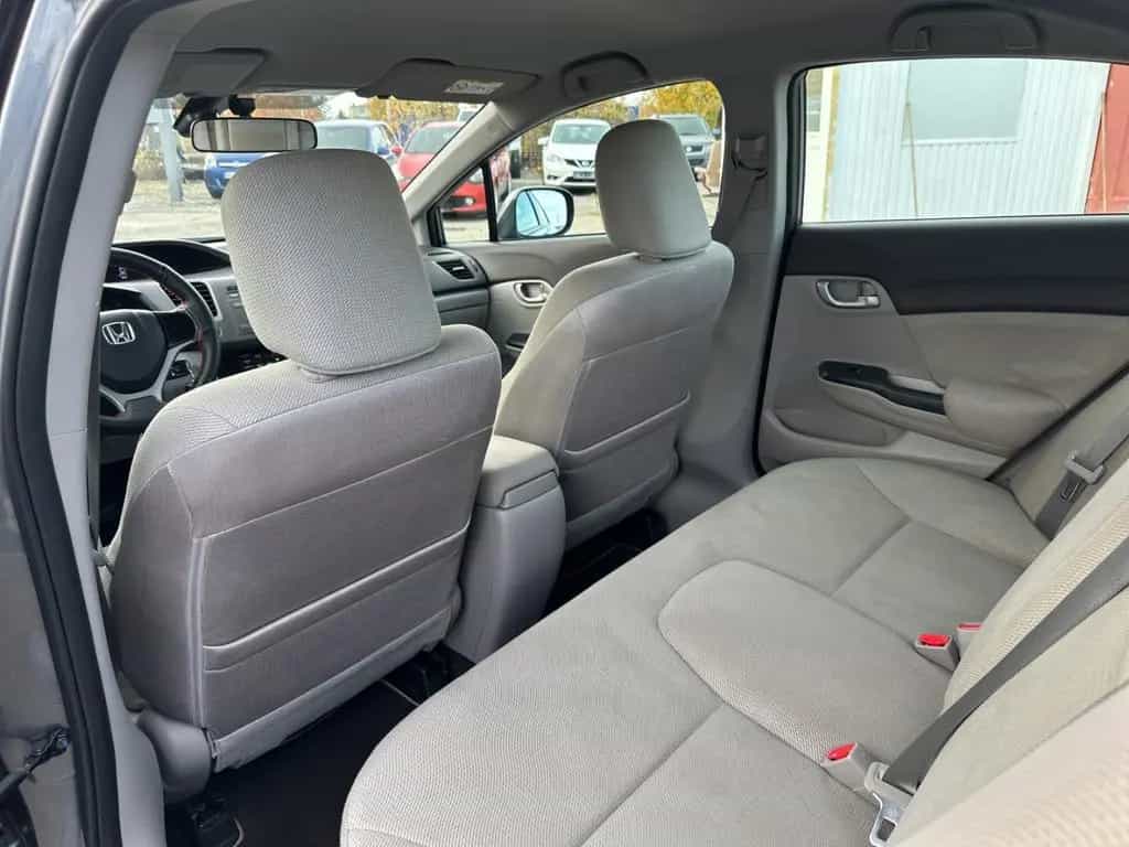 Honda Civic Comfort  1,8 Ltr.-104 kW i-VTEC KAT Limo 04/2013-photo-23