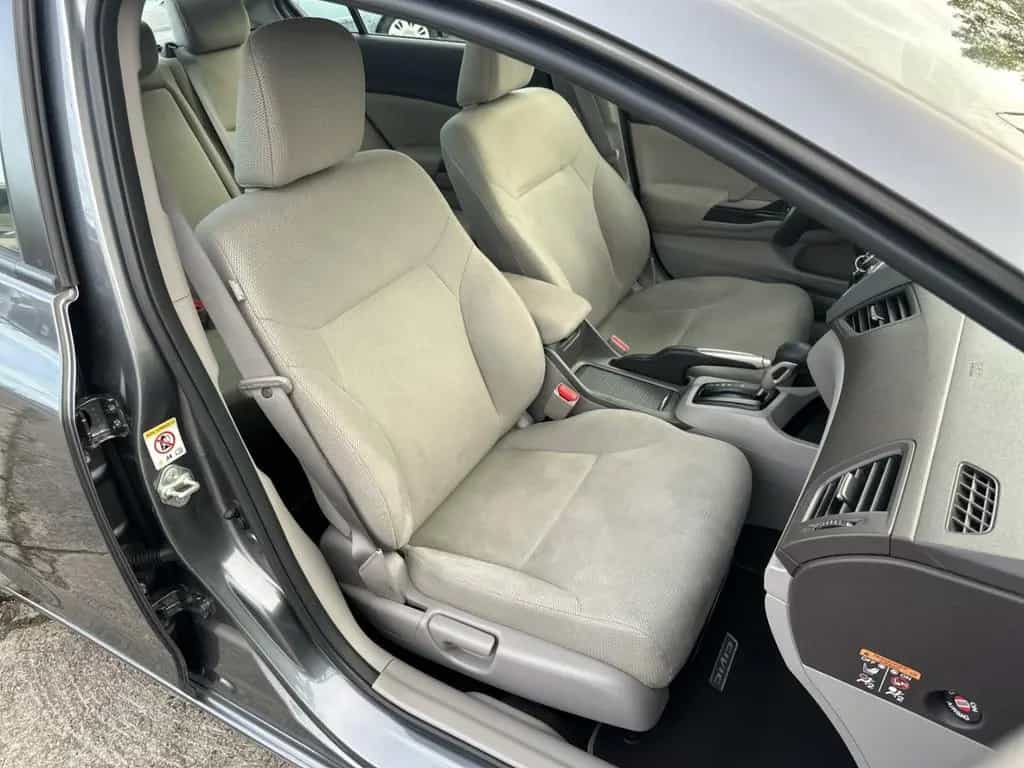 Honda Civic Comfort  1,8 Ltr.-104 kW i-VTEC KAT Limo 04/2013-photo-24