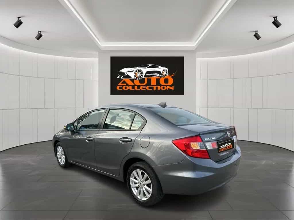 Honda Civic Comfort  1,8 Ltr.-104 kW i-VTEC KAT Limo 04/2013-photo-3