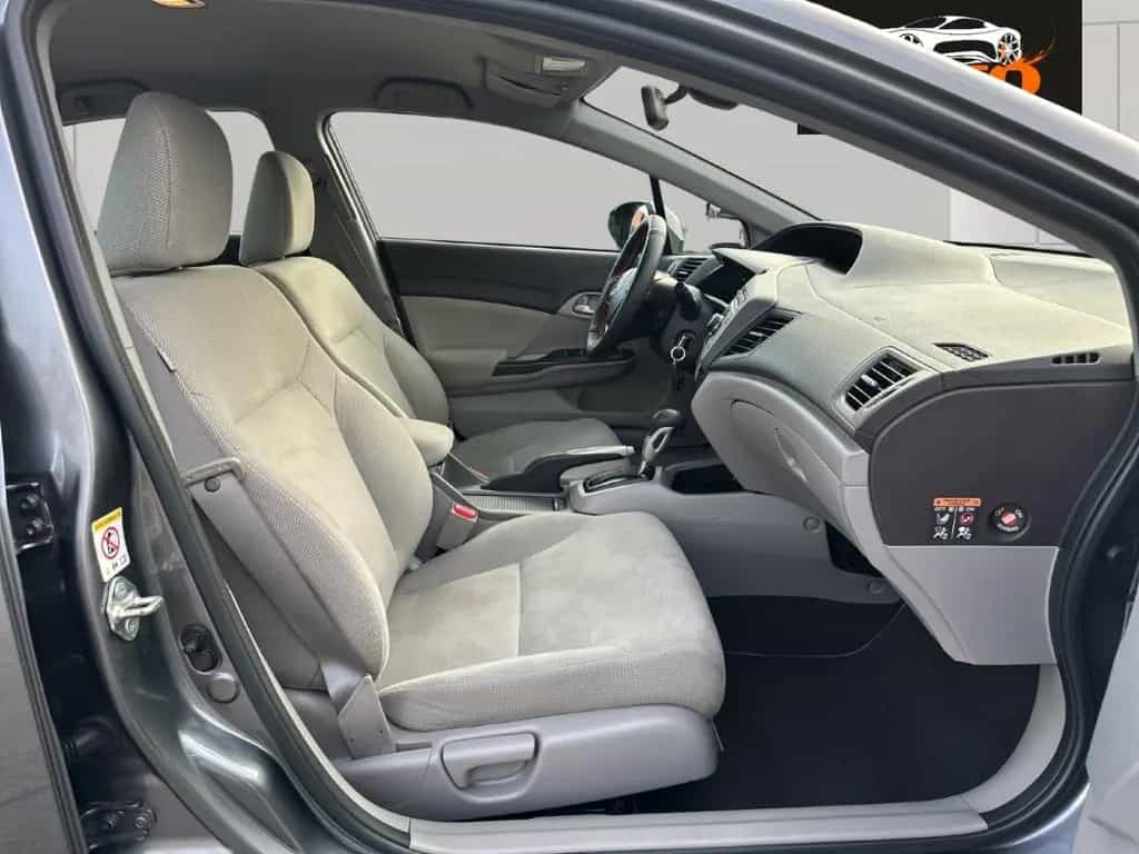 Honda Civic Comfort  1,8 Ltr.-104 kW i-VTEC KAT Limo 04/2013-photo-9