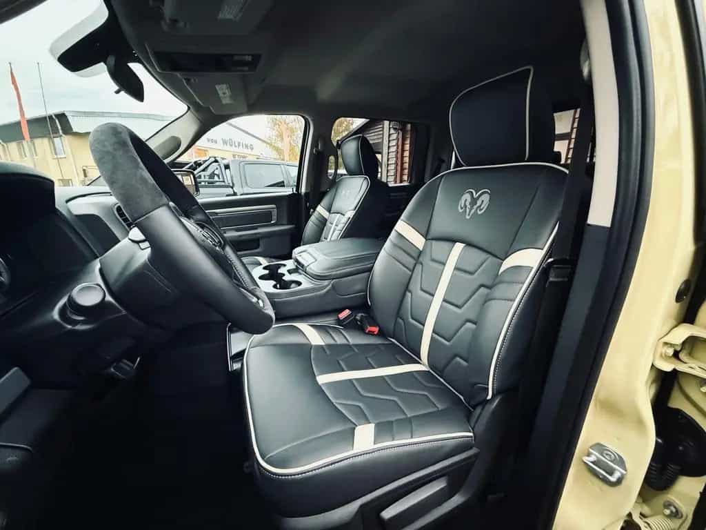 Dodge RAM V8*5,7*4X4*AHK*NAVI*SPORT*OFFROAD*LIFT*GARANTIE 12/2019-photo-39