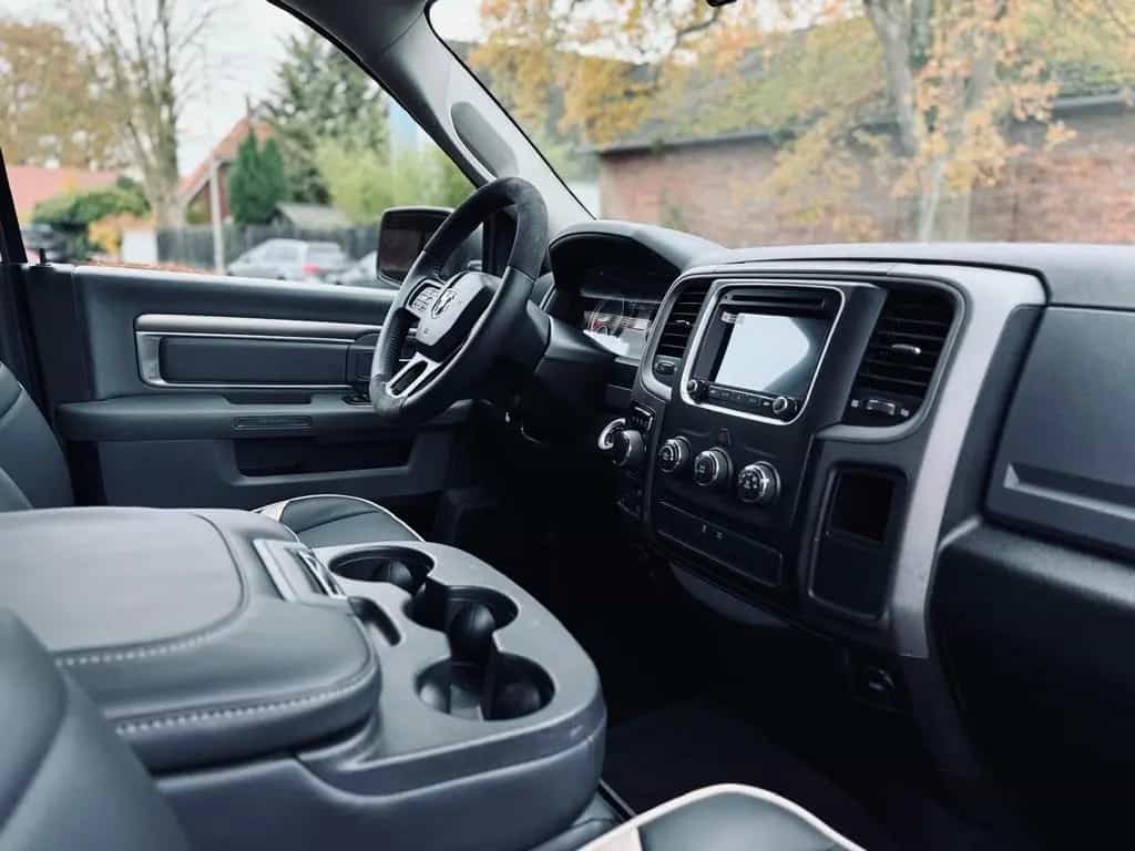 Dodge RAM V8*5,7*4X4*AHK*NAVI*SPORT*OFFROAD*LIFT*GARANTIE 12/2019-photo-47