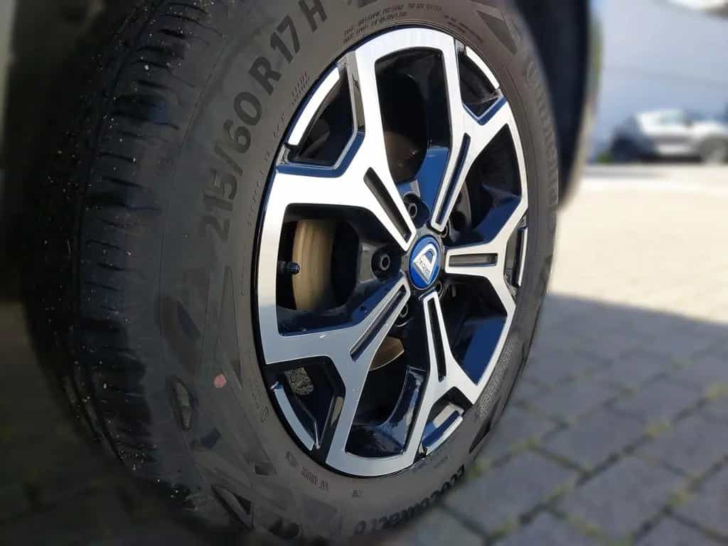 Dacia Duster Celebration TCe 130 2WD GPF 10/2020-photo-4