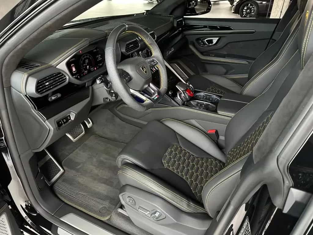 Lamborghini Urus S - NOVITEC Wide Body Kit 05/2024-photo-13