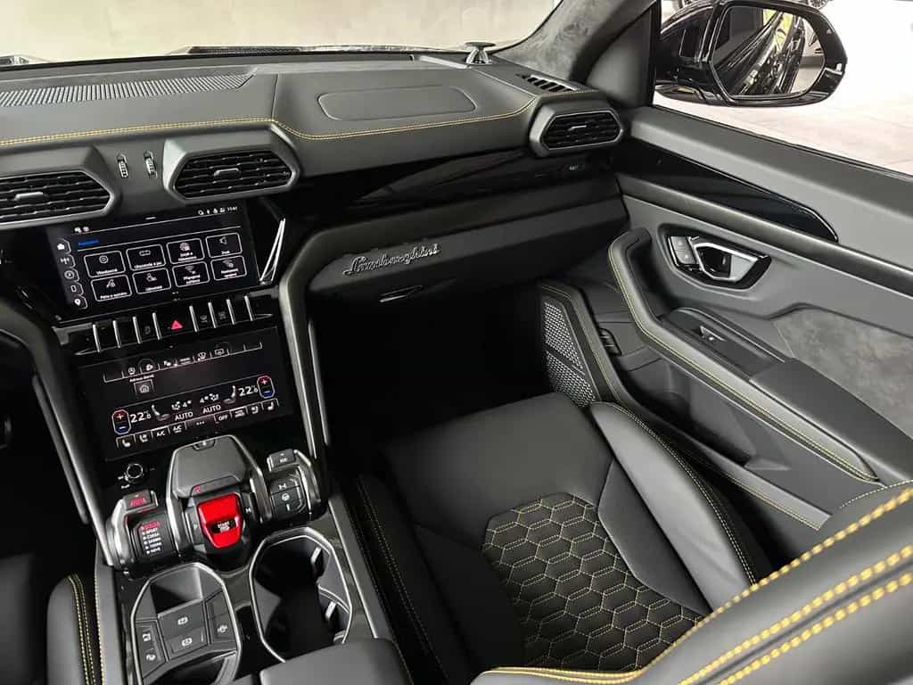 Lamborghini Urus S - NOVITEC Wide Body Kit 05/2024-photo-24
