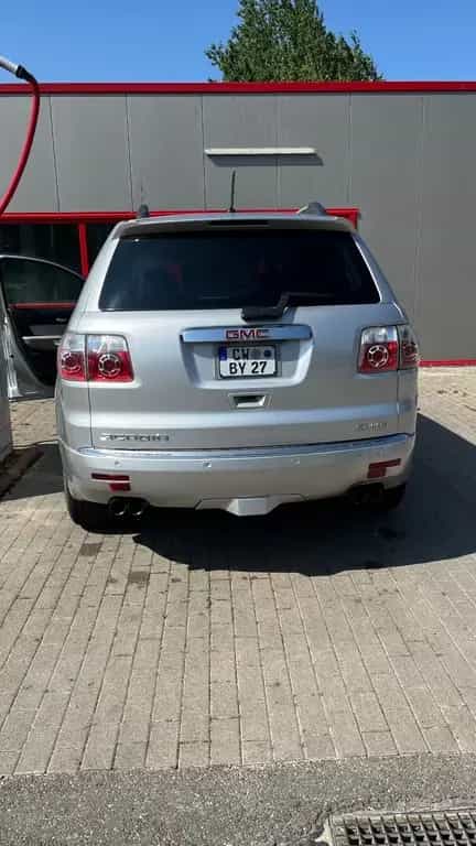GMC Acadia 04/2012-photo-2