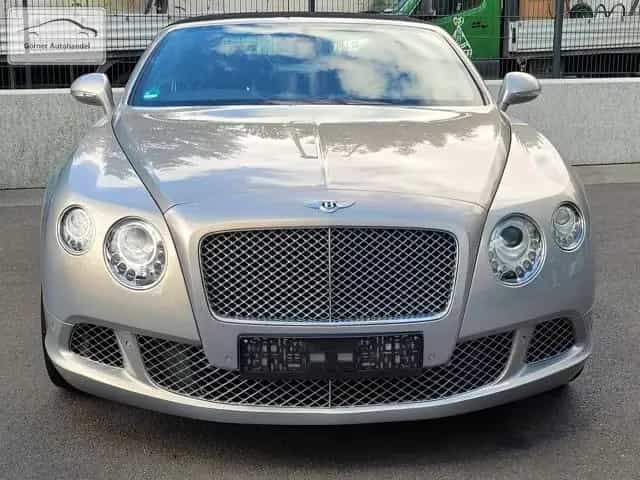 Bentley Continental GTC W12 Mulliner erst 19.200 km 04/2013-photo-2