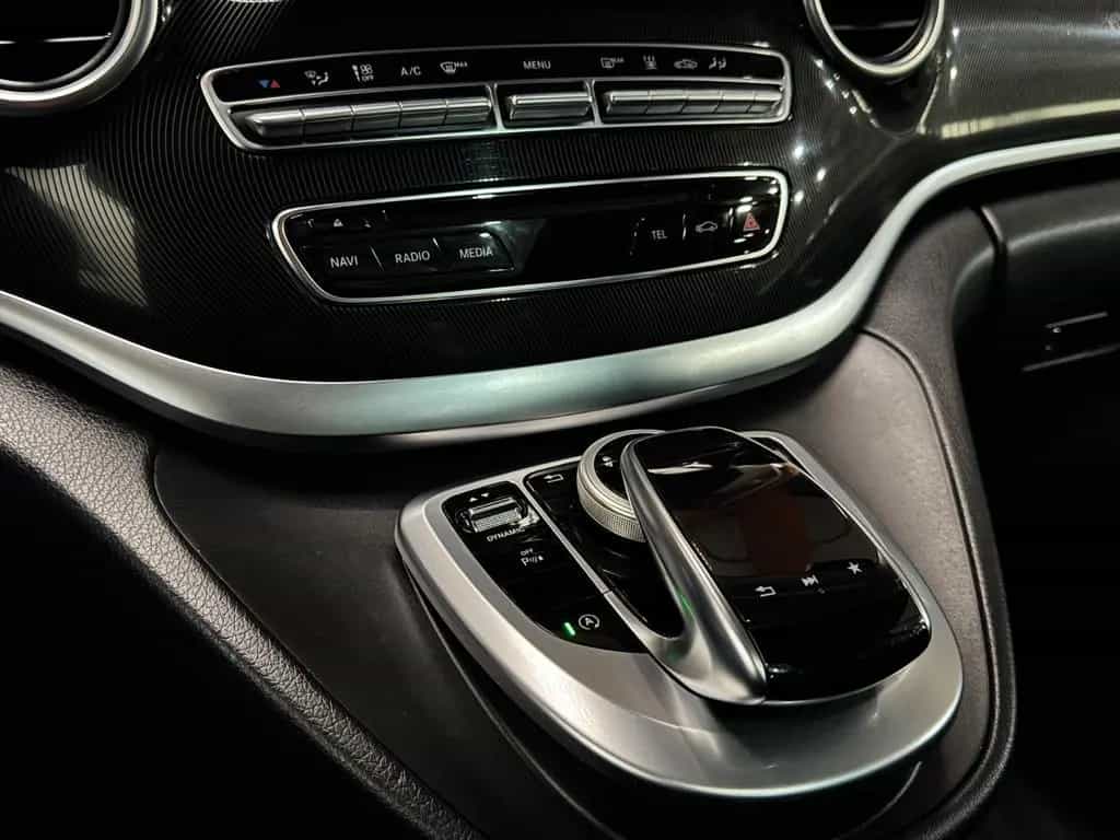 Mercedes-Benz V-Class 12/2018-photo-19