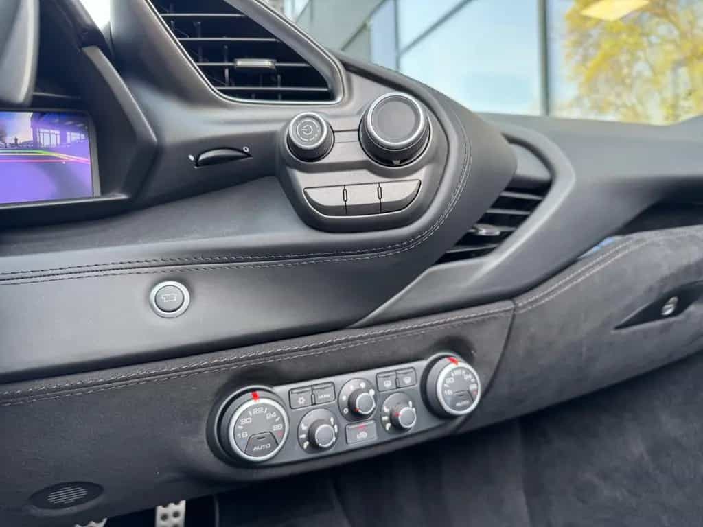 Ferrari 488 SPIDER*RACING SEATS*CARBON*JBL*KAMERA*LIFT* 03/2017-photo-28