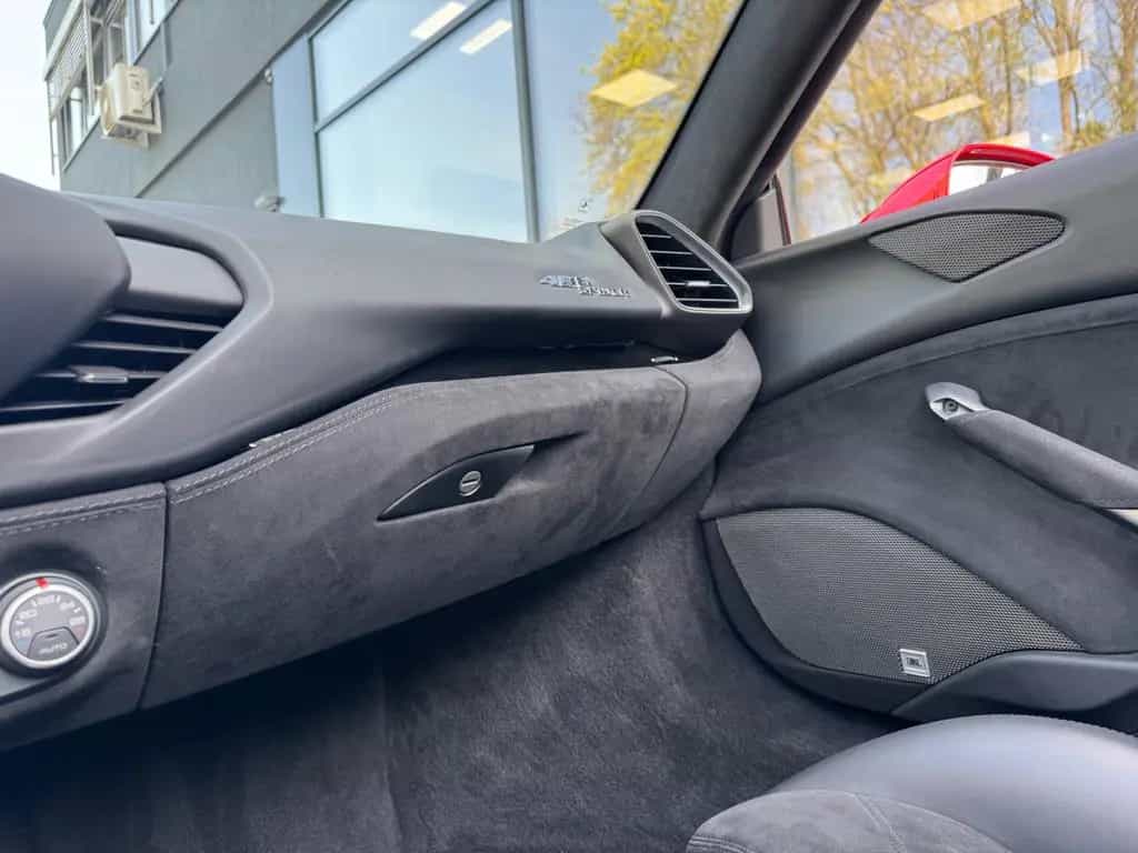 Ferrari 488 SPIDER*RACING SEATS*CARBON*JBL*KAMERA*LIFT* 03/2017-photo-29