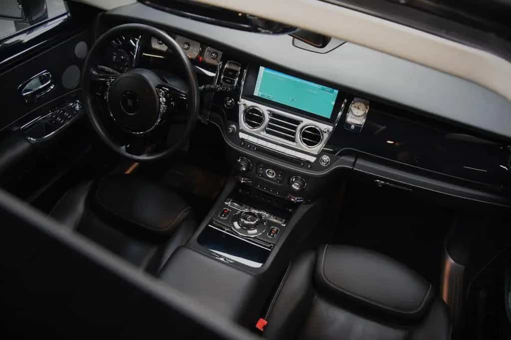 Rolls-Royce Ghost 6.6 V12 Serie II FaceLift  Massage 01/2015-photo-2