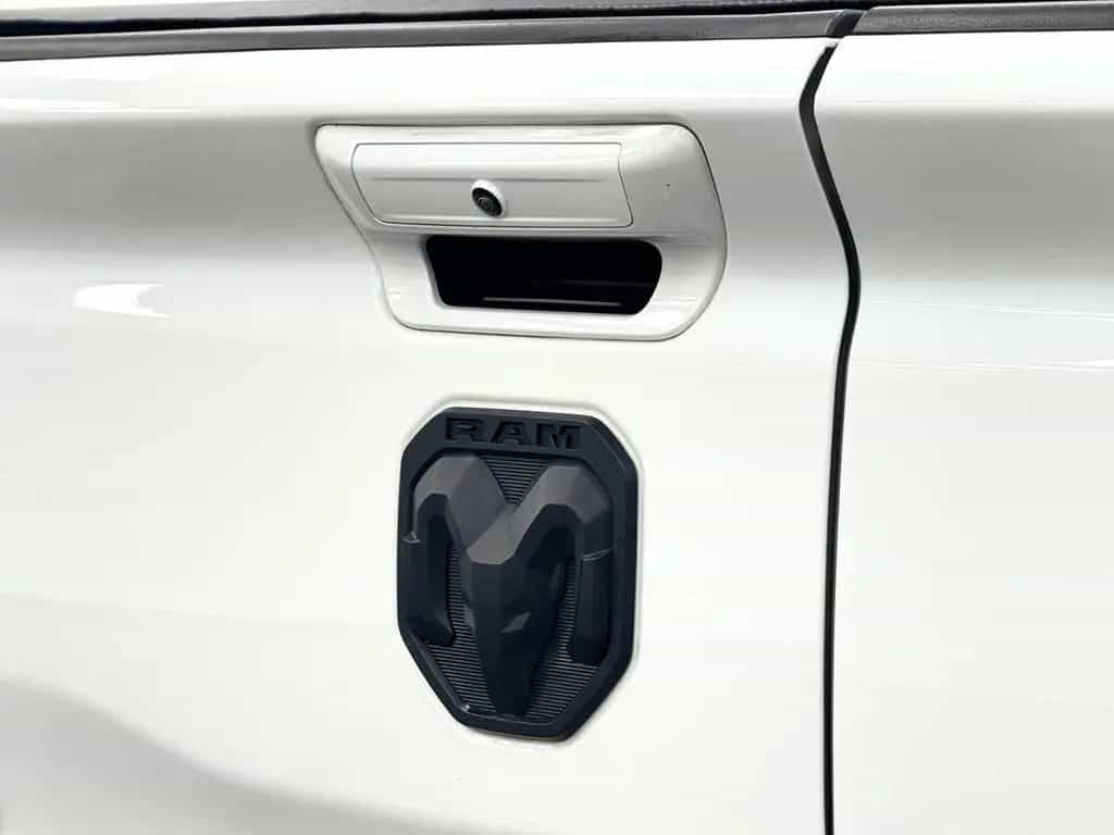 Dodge RAM 5.7 V8 HEMI Laramie*Perl Weiss*12"Display 01/2021-photo-13