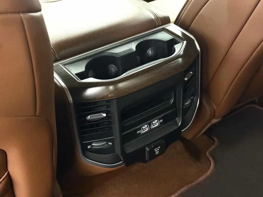 Dodge RAM 5.7 V8 HEMI Laramie*Perl Weiss*12"Display 01/2021-photo-29