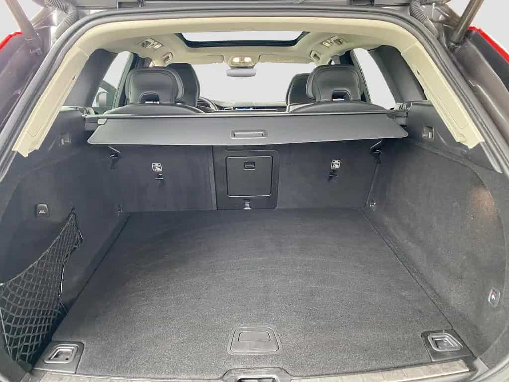 Volvo XC60 Ultimate Dark AWD*AHK*LED*Navi*MMY* 10/2023-photo-12
