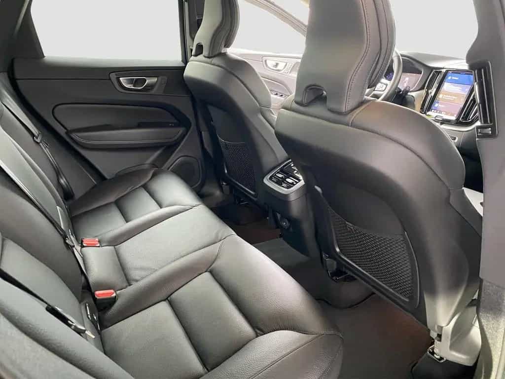 Volvo XC60 Ultimate Dark AWD*AHK*LED*Navi*MMY* 10/2023-photo-13