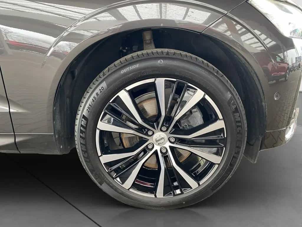 Volvo XC60 Ultimate Dark AWD*AHK*LED*Navi*MMY* 10/2023-photo-14